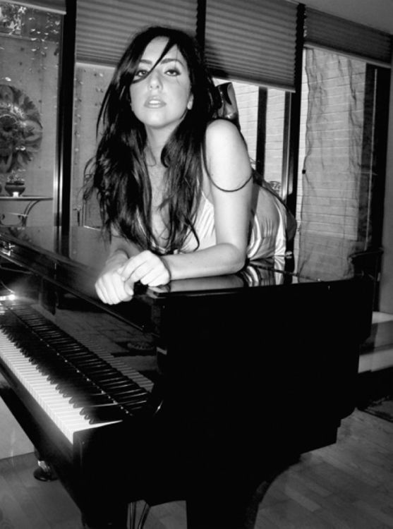 Леди Гага 2005