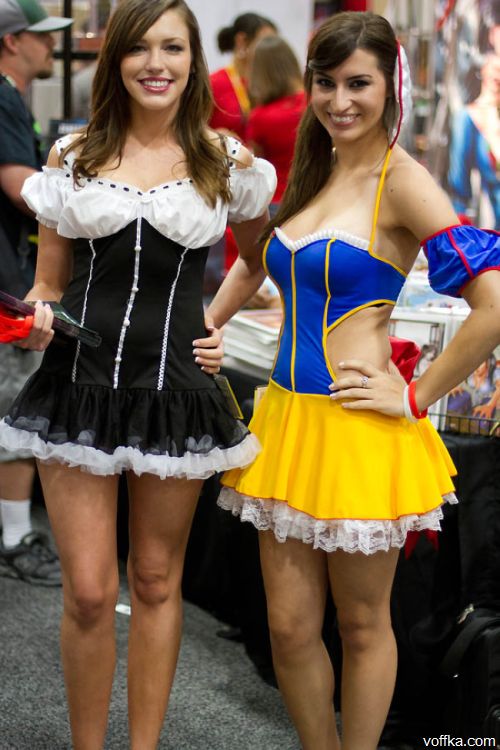 девушки Comic-Con